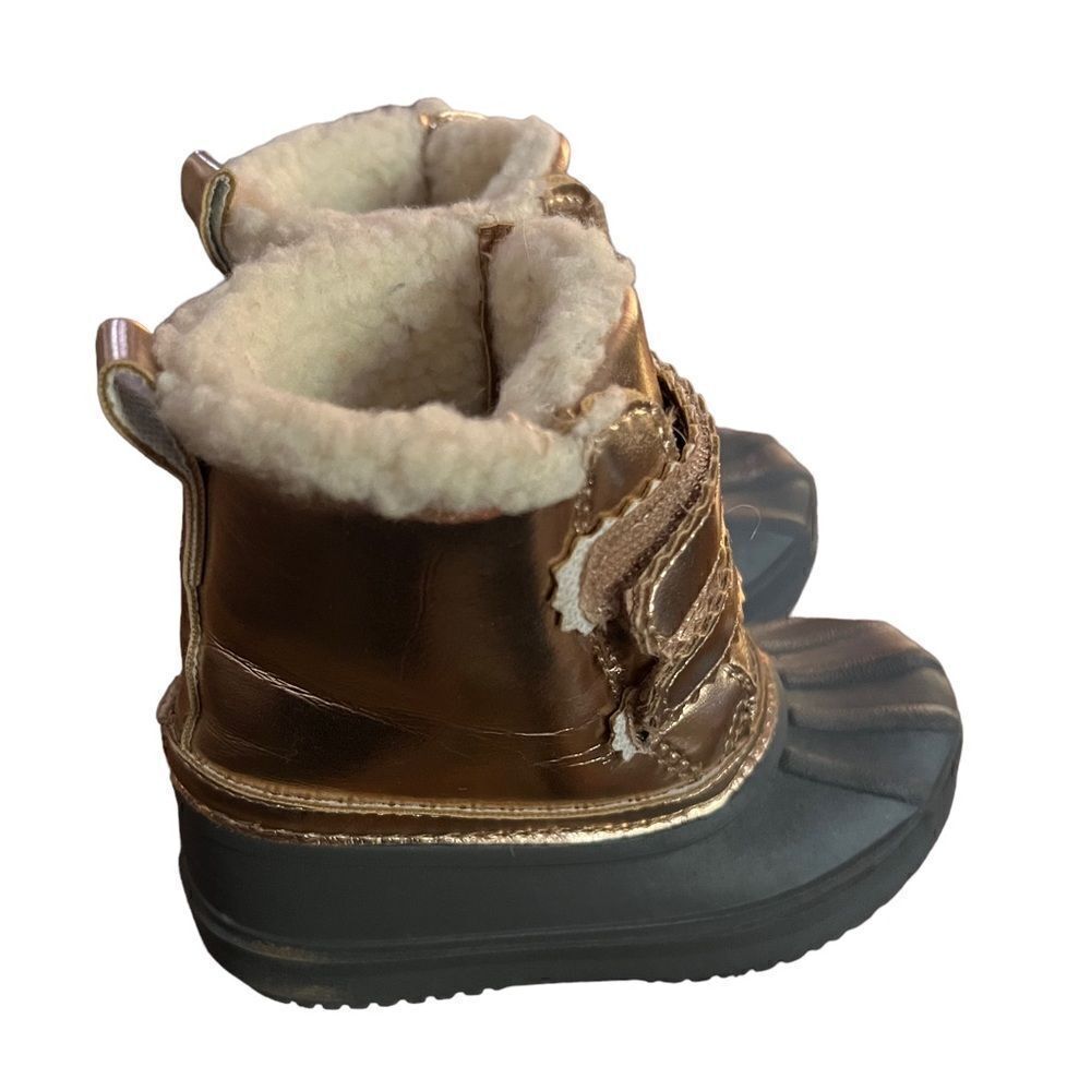 Gymboree youth snow boots in grey rubber and rose gold little girls size 6